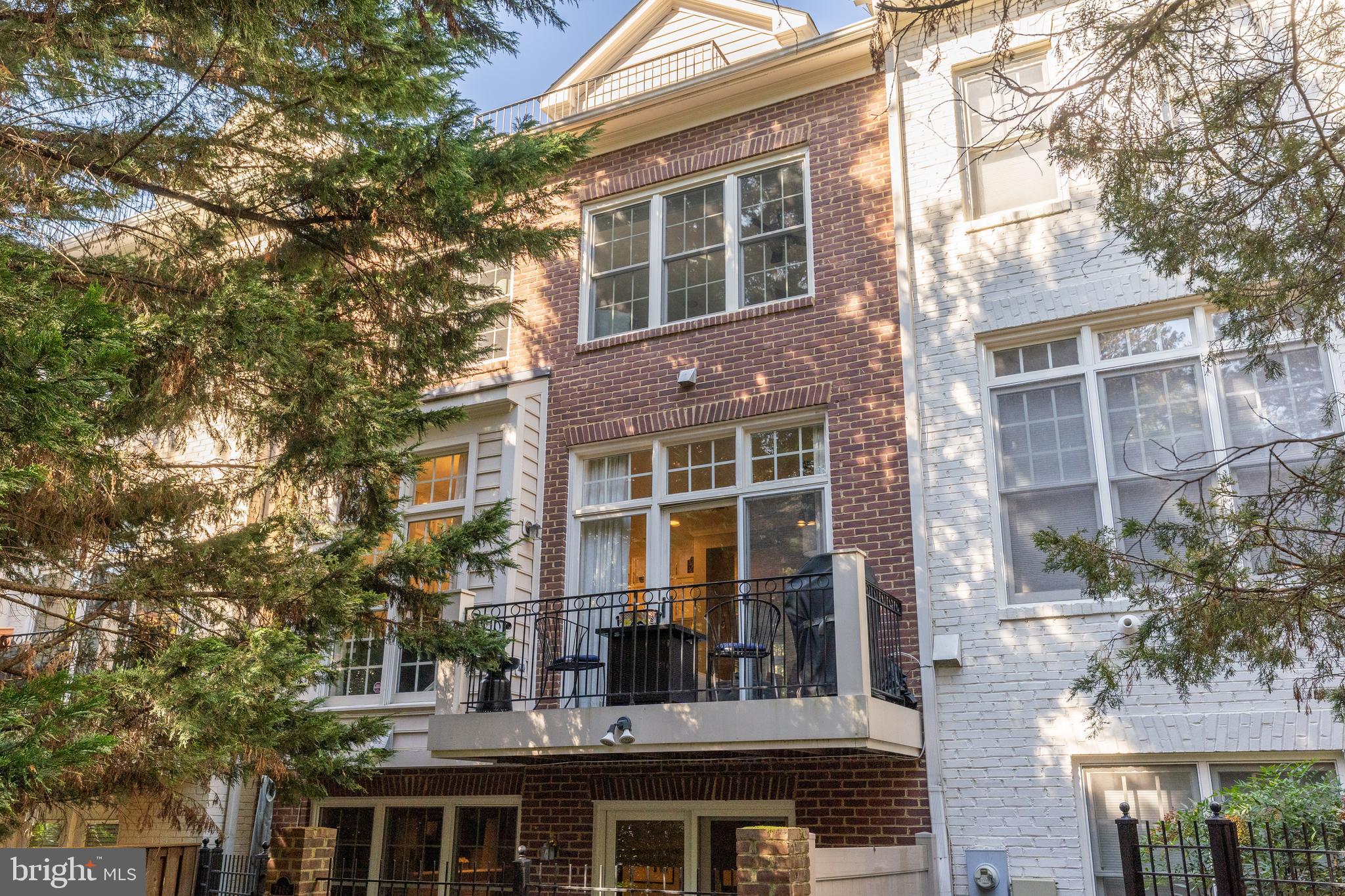 7486 CARRIAGE HILLS DRIVE