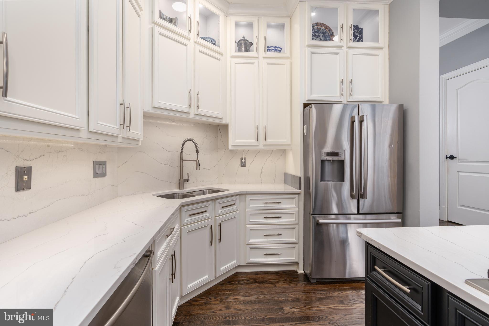 7486 CARRIAGE HILLS DRIVE