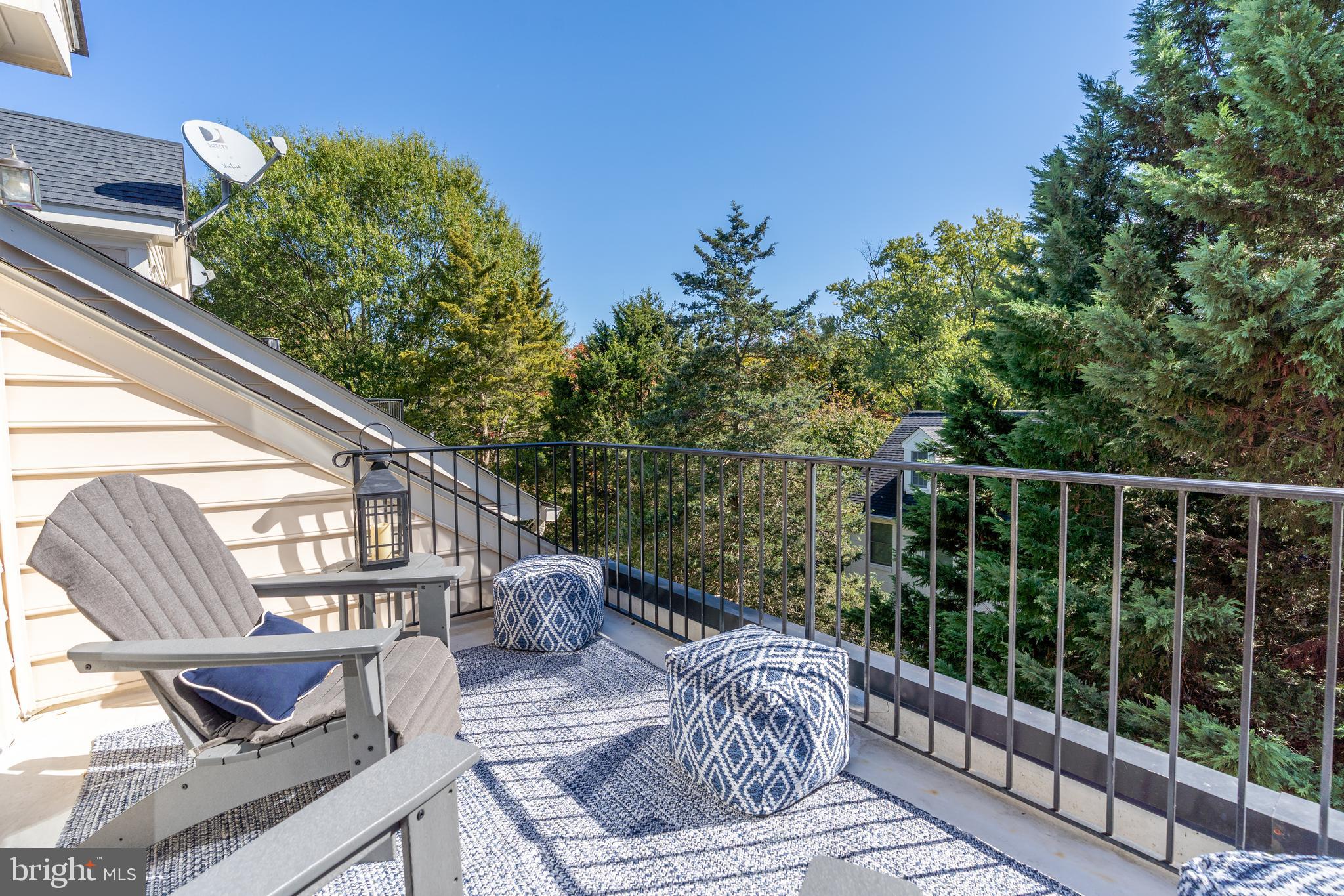 7486 CARRIAGE HILLS DRIVE