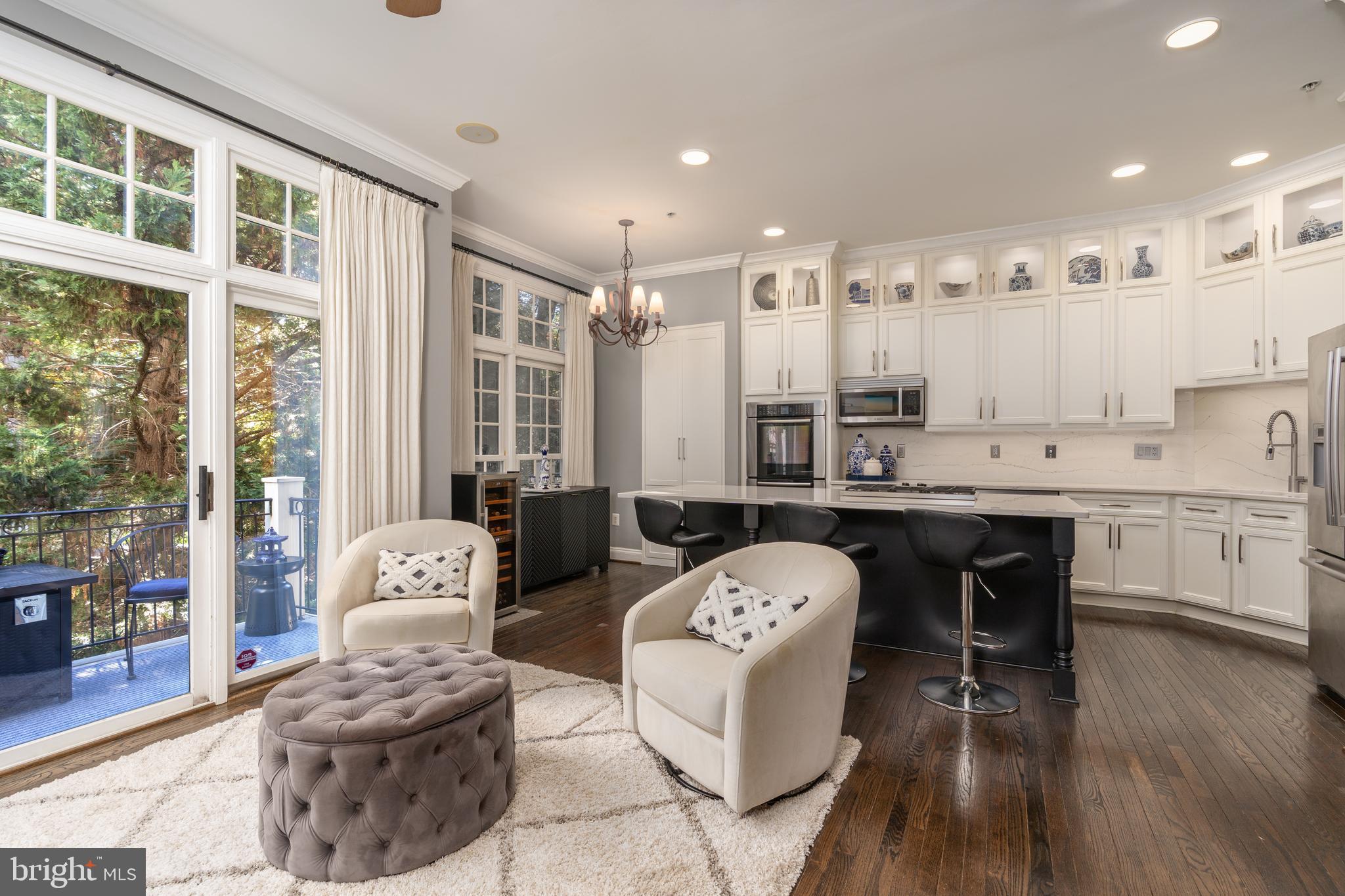 7486 CARRIAGE HILLS DRIVE