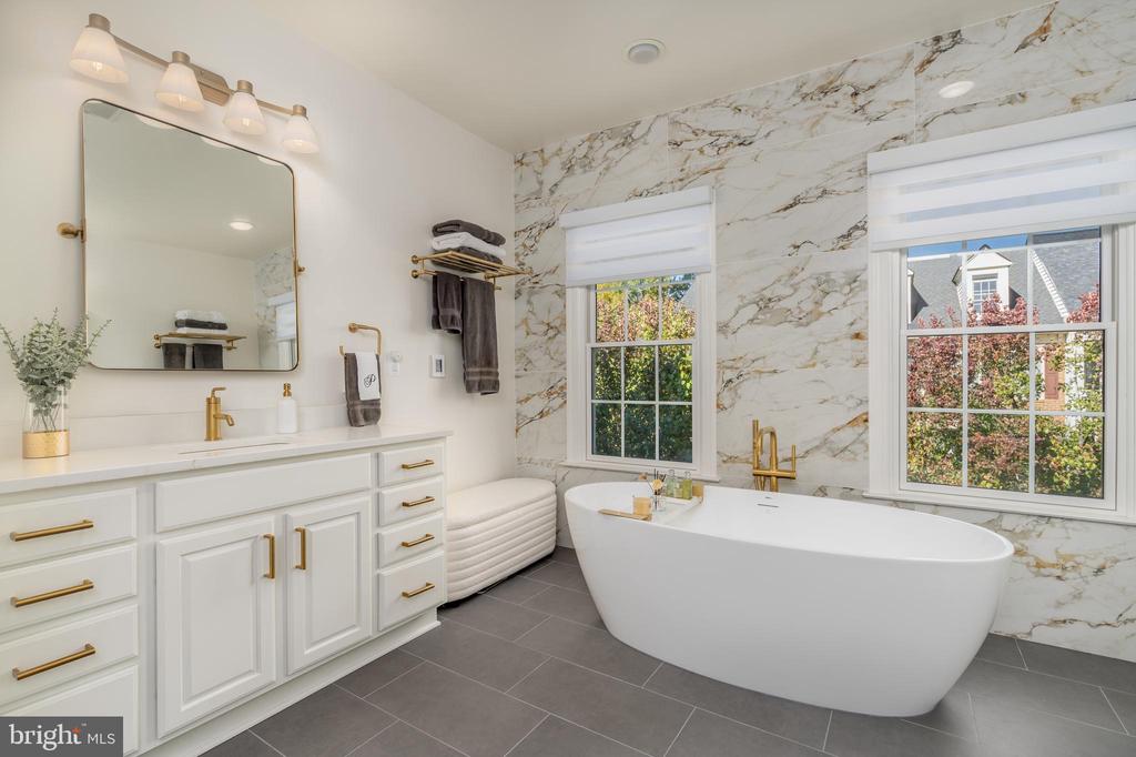 7486 CARRIAGE HILLS DRIVE