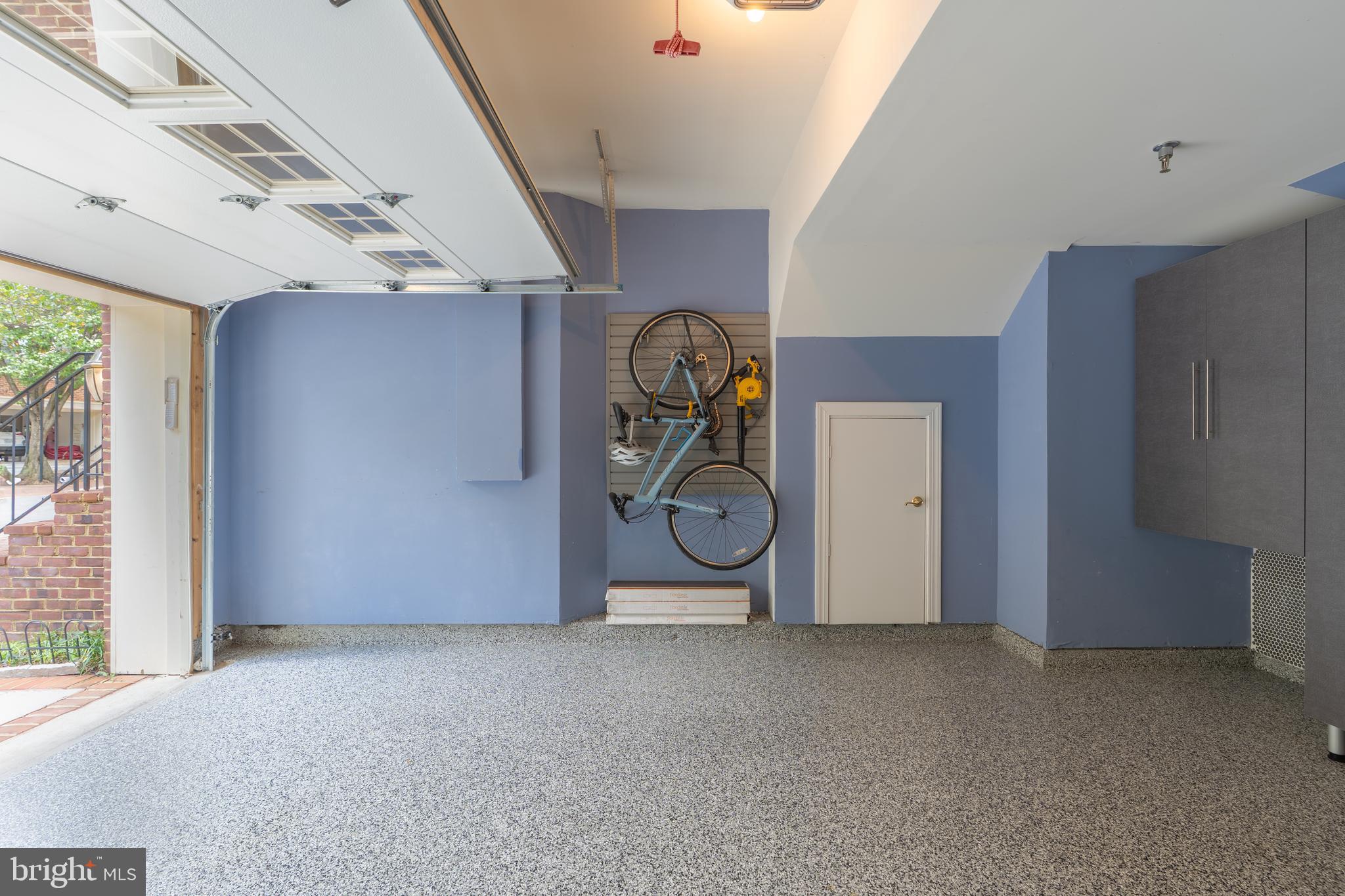 7486 CARRIAGE HILLS DRIVE