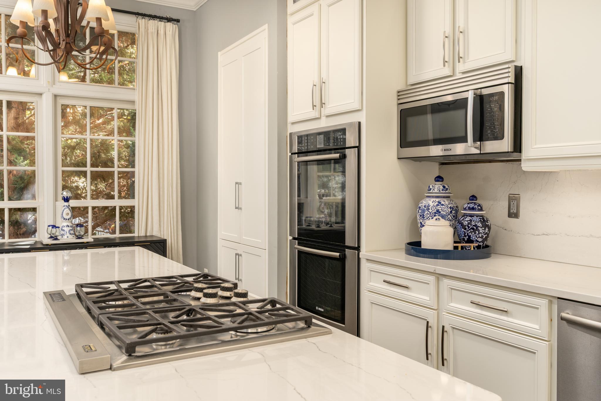 7486 CARRIAGE HILLS DRIVE