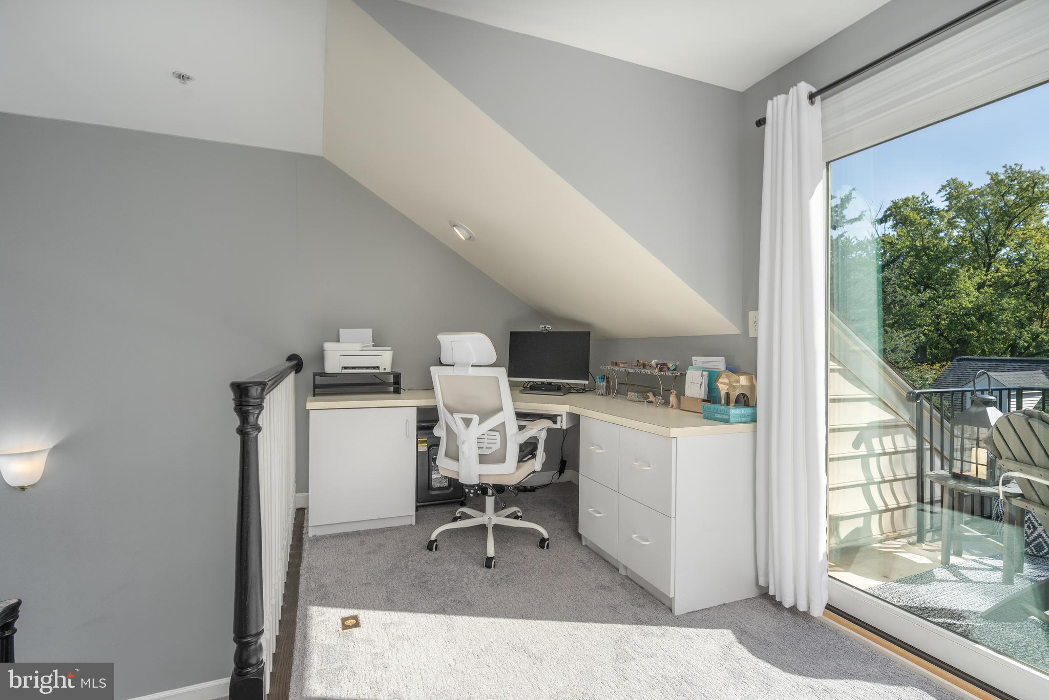 7486 CARRIAGE HILLS DRIVE