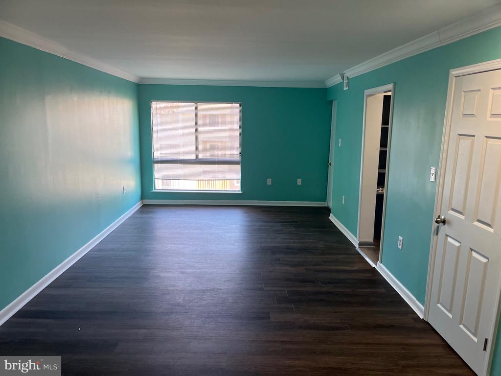 8607 VILLAGE WAY 07/8607F