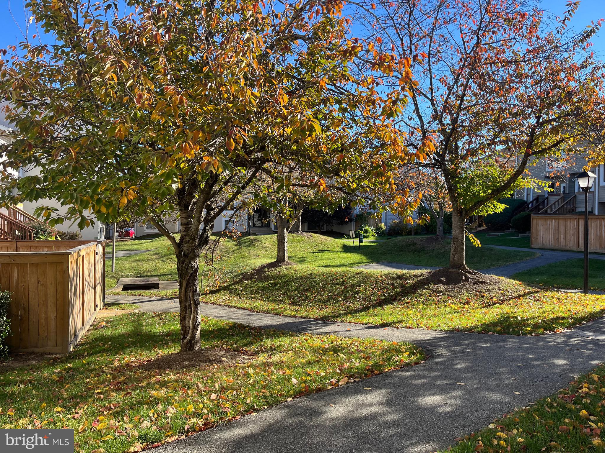 8607 VILLAGE WAY 07/8607F