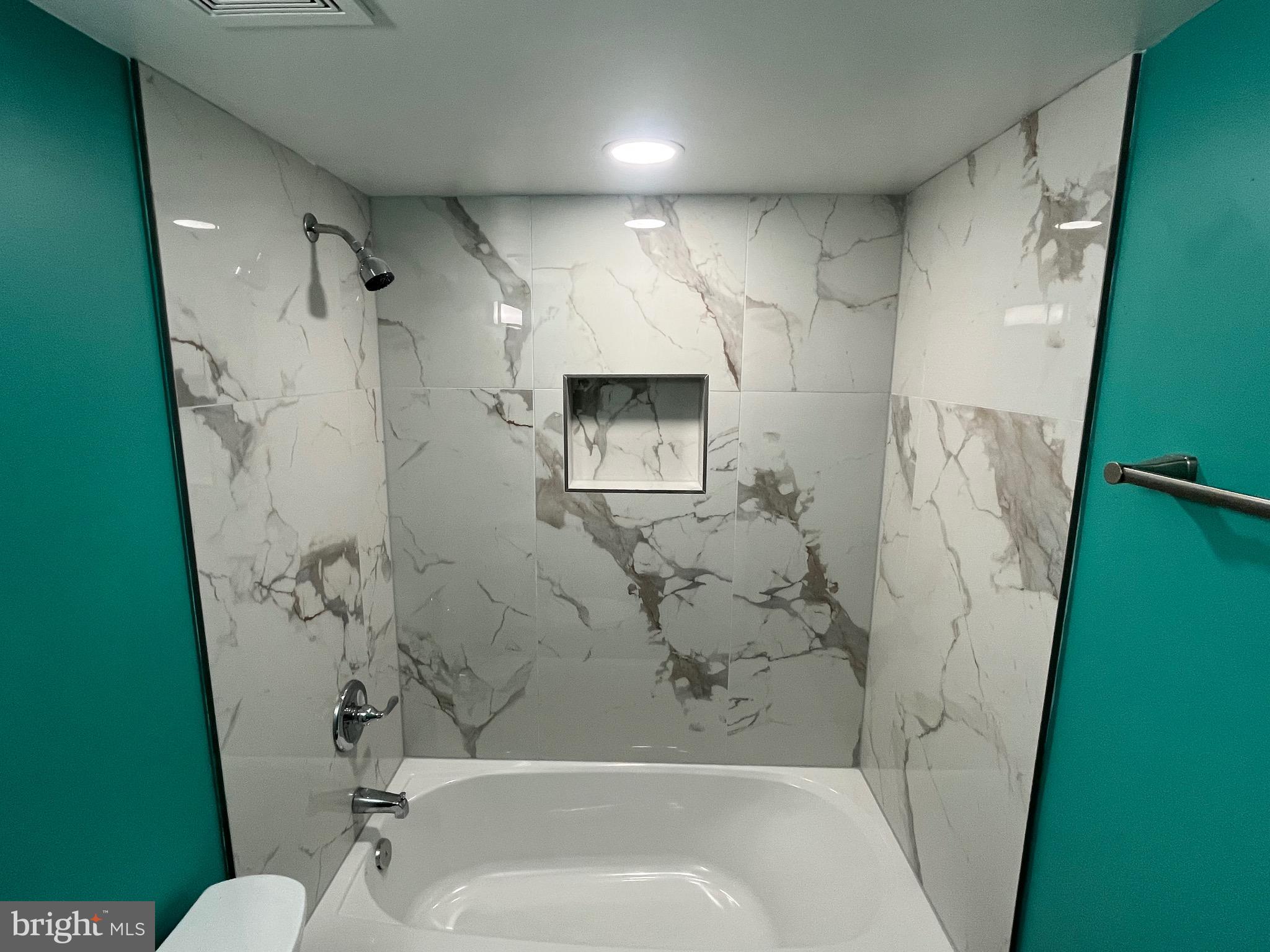 8607 VILLAGE WAY 07/8607F