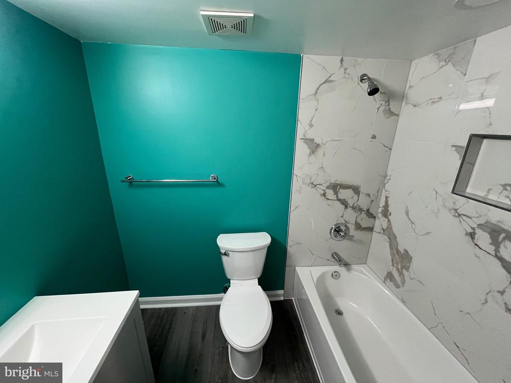 8607 VILLAGE WAY 07/8607F
