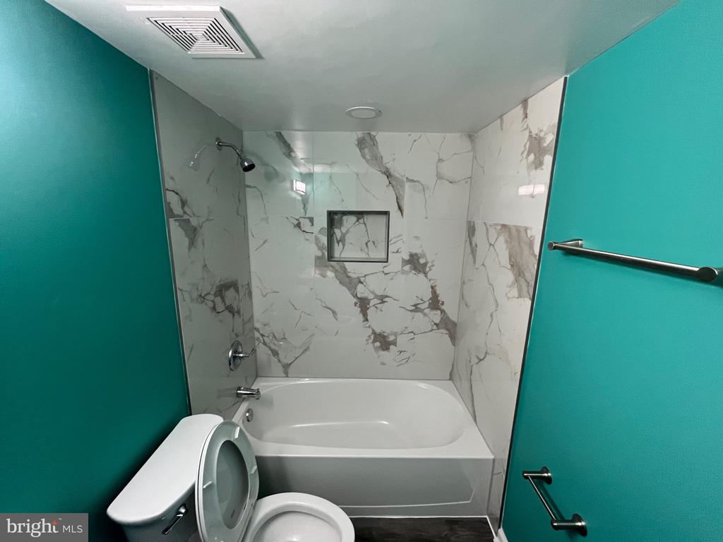 8607 VILLAGE WAY 07/8607F