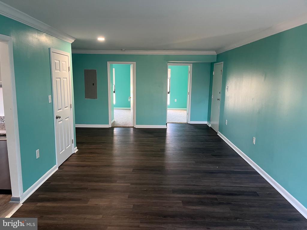 8607 VILLAGE WAY 07/8607F