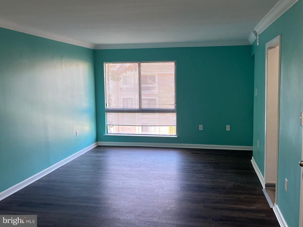 8607 VILLAGE WAY 07/8607F