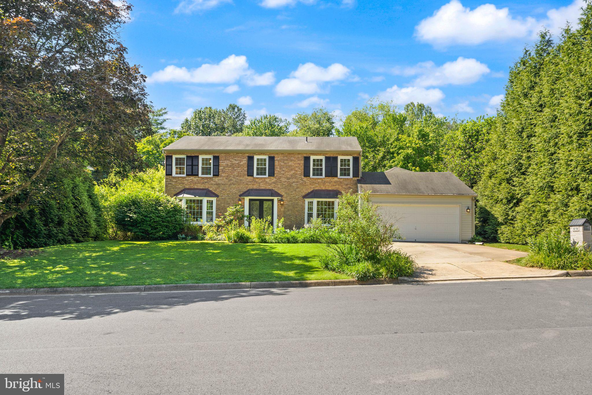 9719 CINNAMON CREEK DRIVE