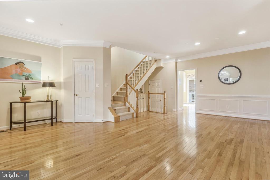 8847 ASHGROVE HOUSE LANE