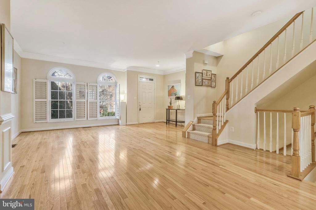 8847 ASHGROVE HOUSE LANE