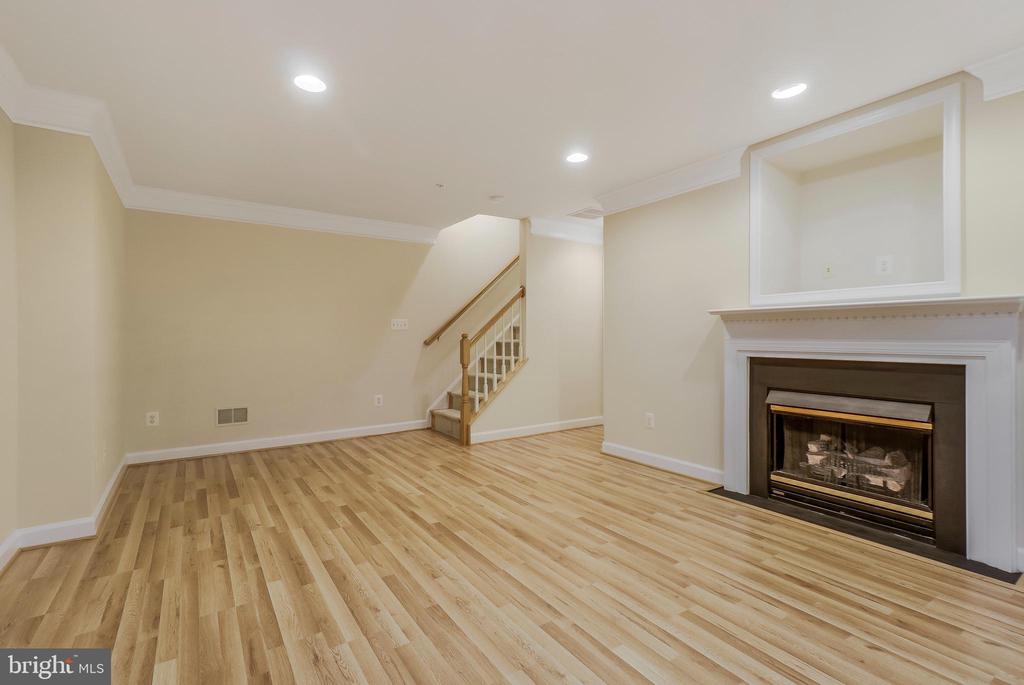 8847 ASHGROVE HOUSE LANE