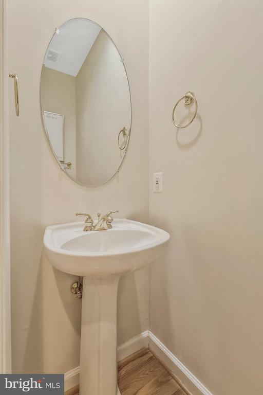 8847 ASHGROVE HOUSE LANE