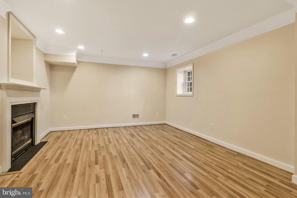 8847 ASHGROVE HOUSE LANE