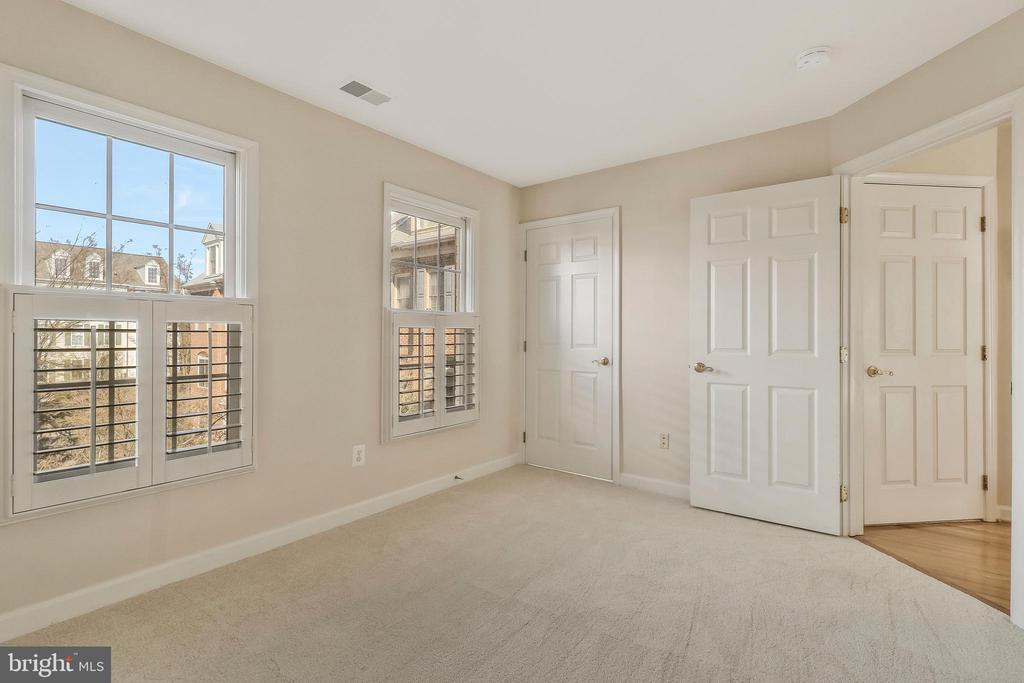 8847 ASHGROVE HOUSE LANE