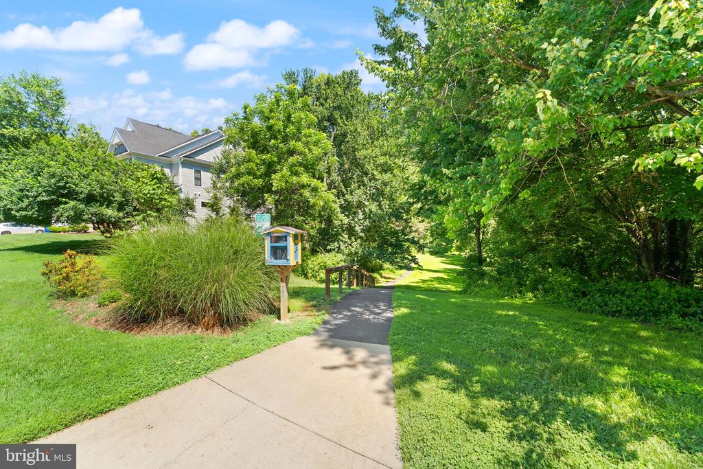 9719 CINNAMON CREEK DRIVE