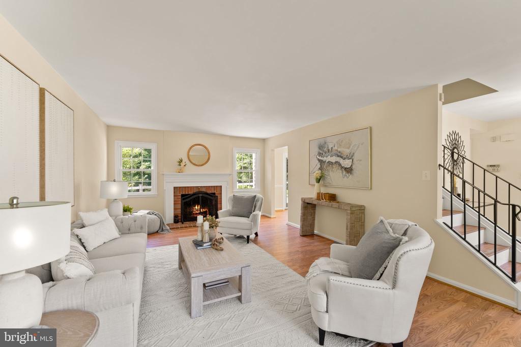 9719 CINNAMON CREEK DRIVE