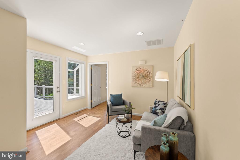 9719 CINNAMON CREEK DRIVE