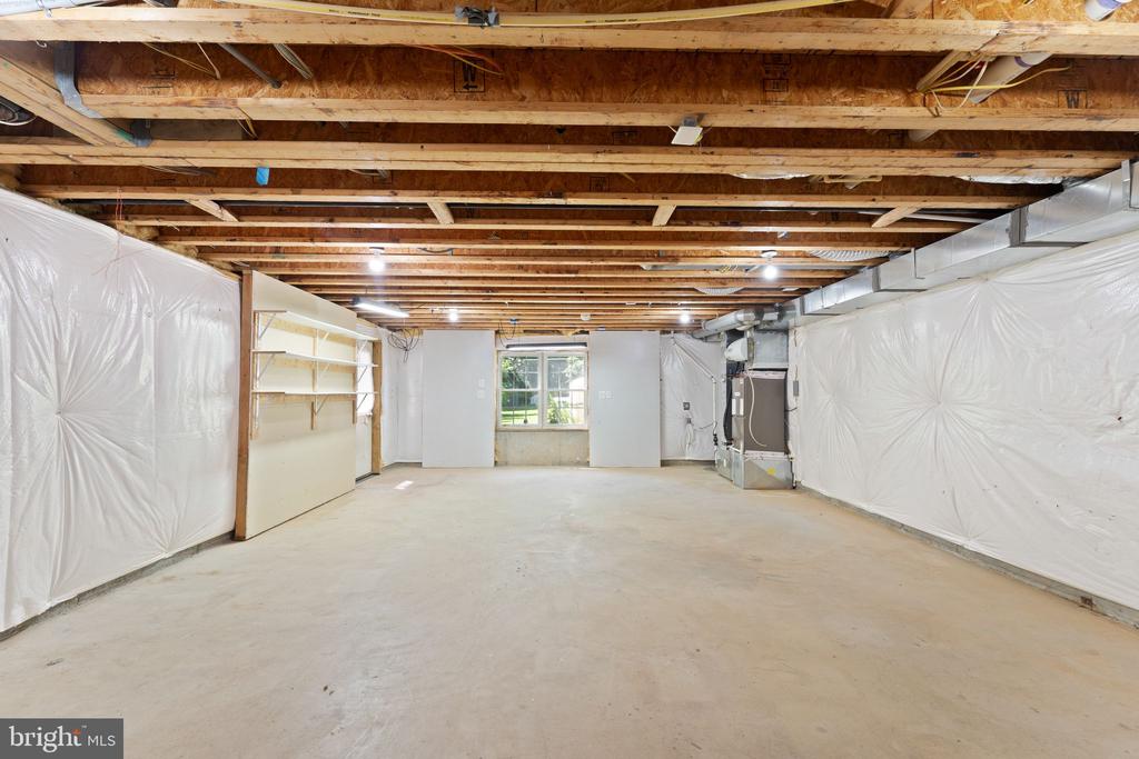 9719 CINNAMON CREEK DRIVE
