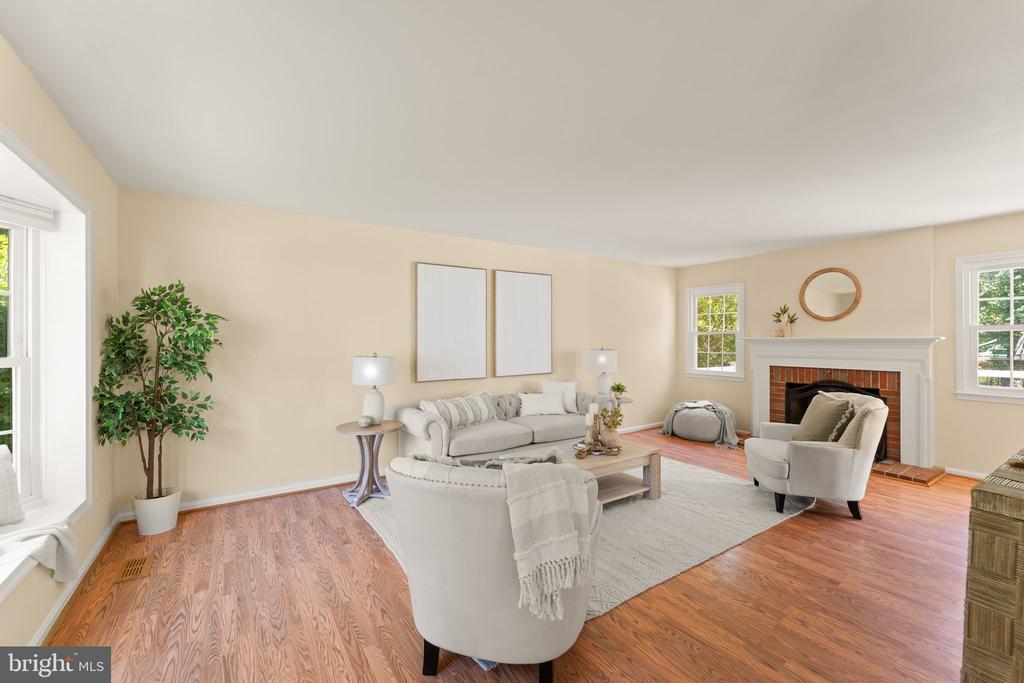 9719 CINNAMON CREEK DRIVE