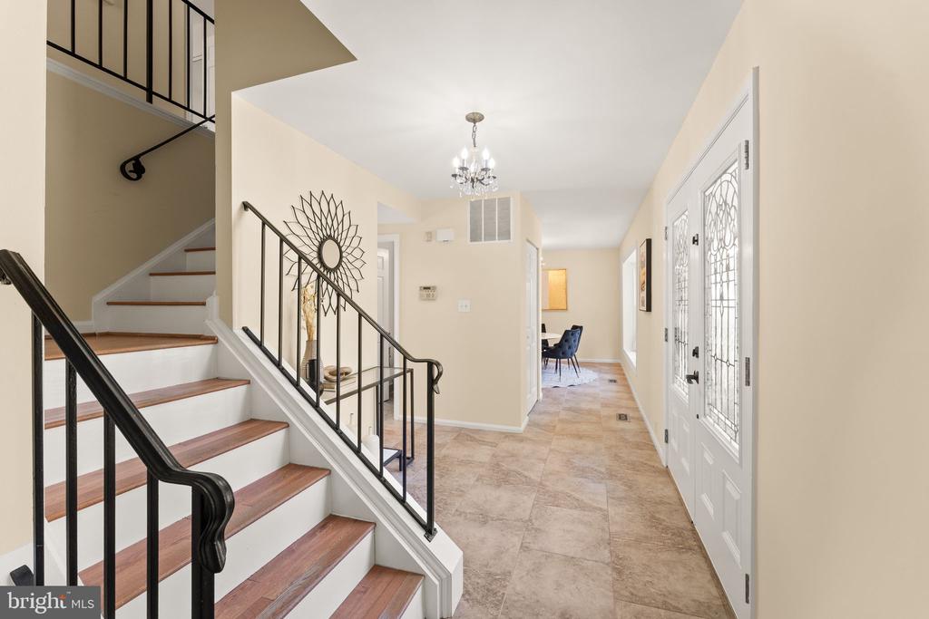 9719 CINNAMON CREEK DRIVE