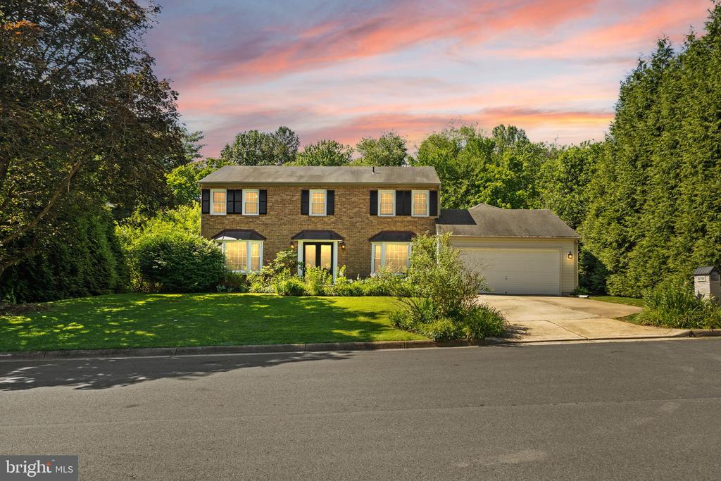 9719 CINNAMON CREEK DRIVE