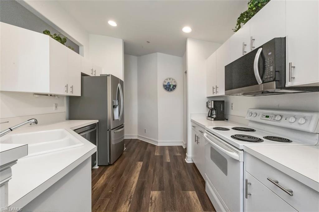 866 Carrick Bend CIR # 201