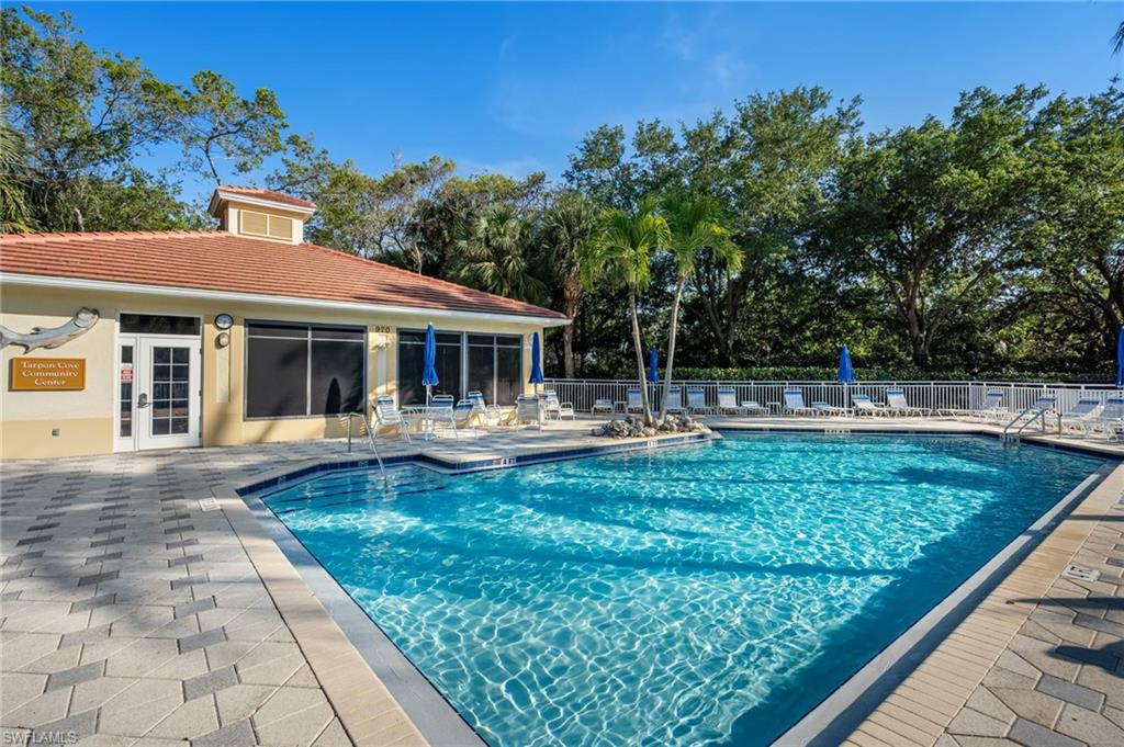 857 Carrick Bend CIR 202