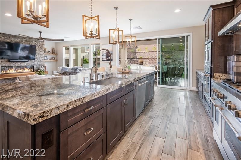 4631 Amazing View Street