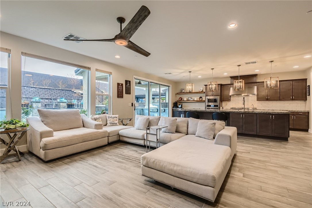 4631 Amazing View Street