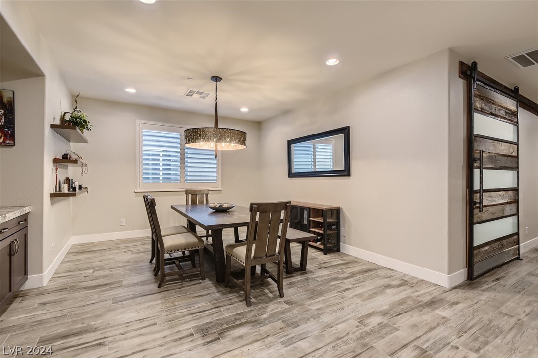 4631 Amazing View Street