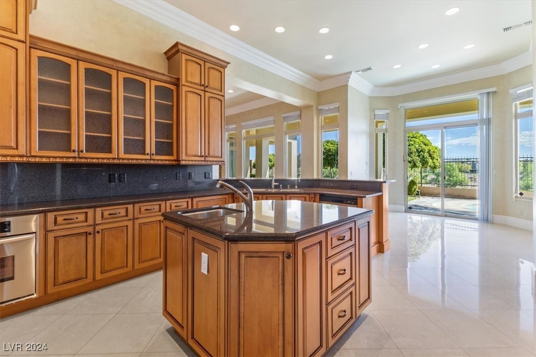 10117 Edgecliff Lane