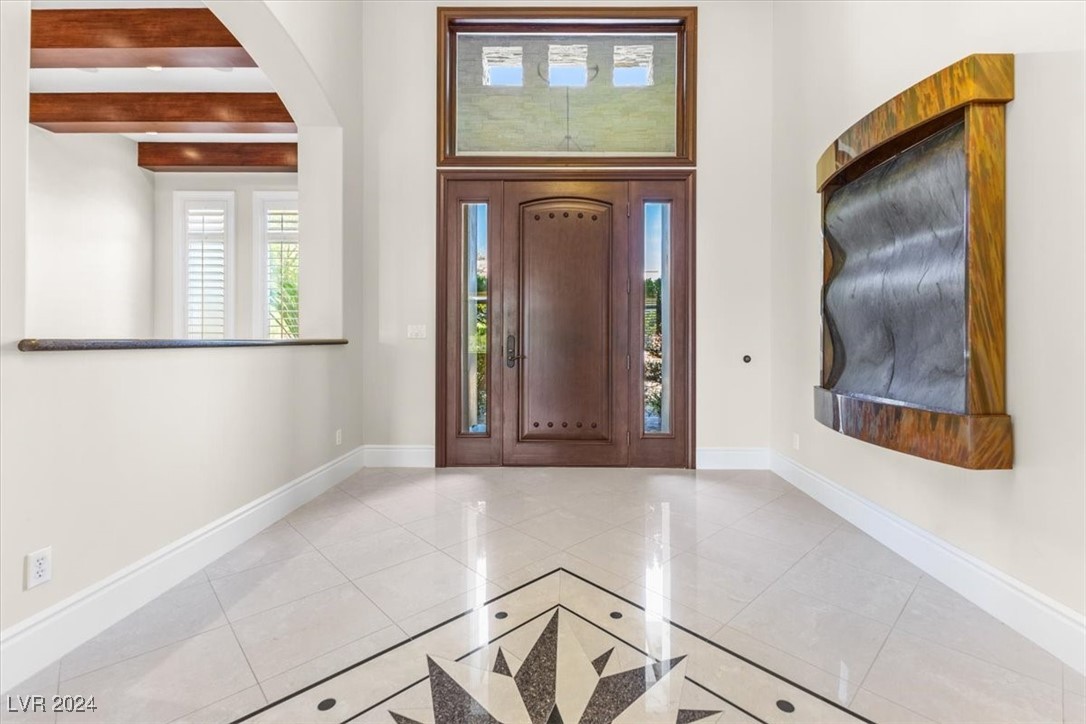 10117 Edgecliff Lane