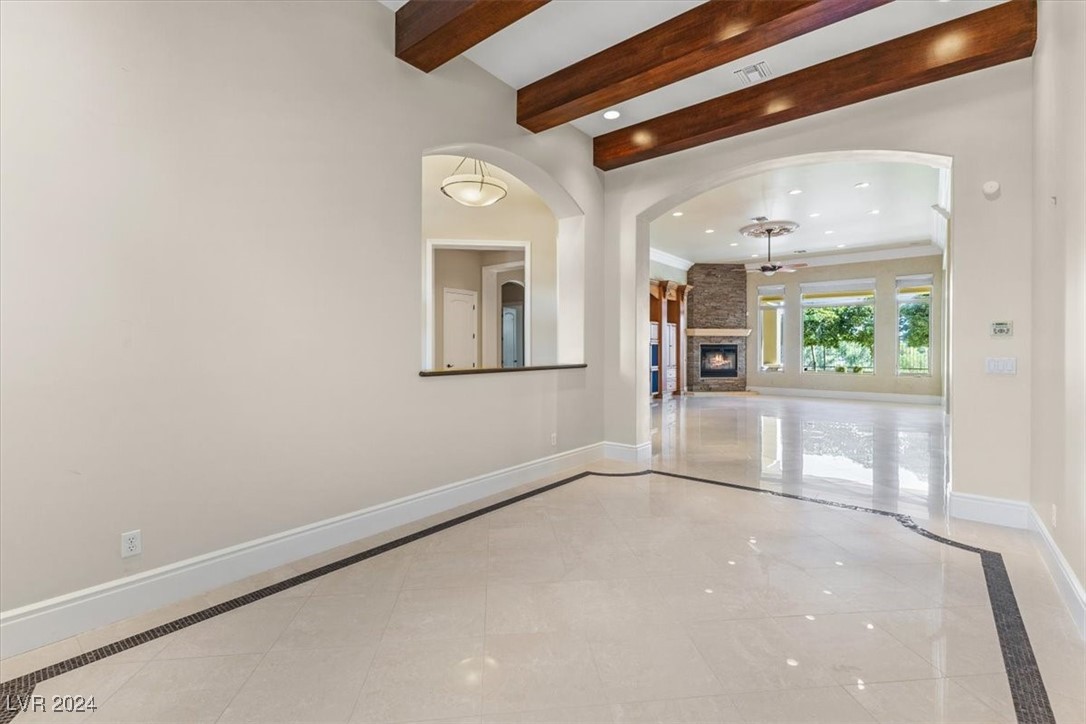 10117 Edgecliff Lane