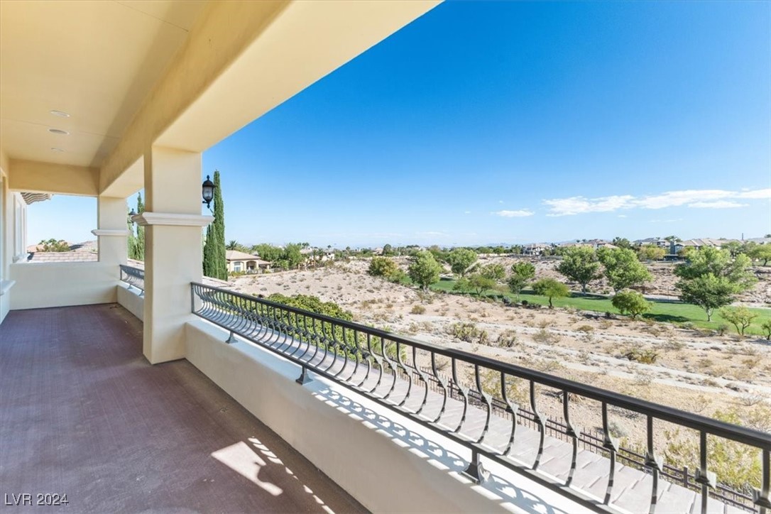 10117 Edgecliff Lane