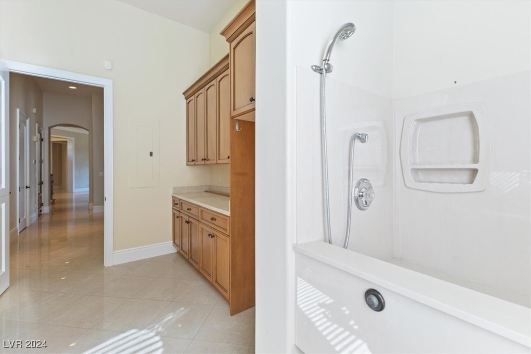 10117 Edgecliff Lane