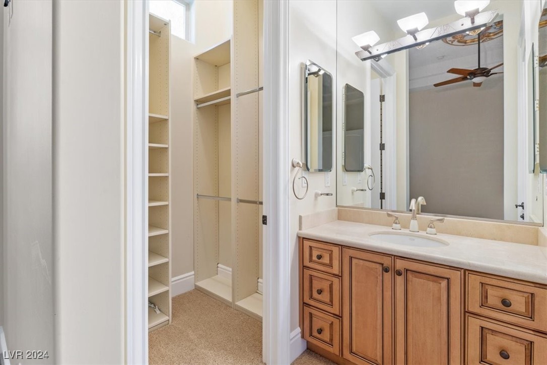 10117 Edgecliff Lane