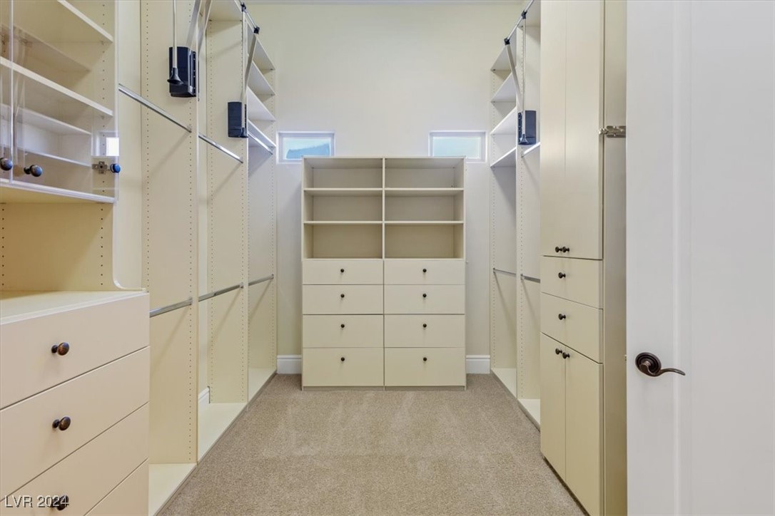 10117 Edgecliff Lane