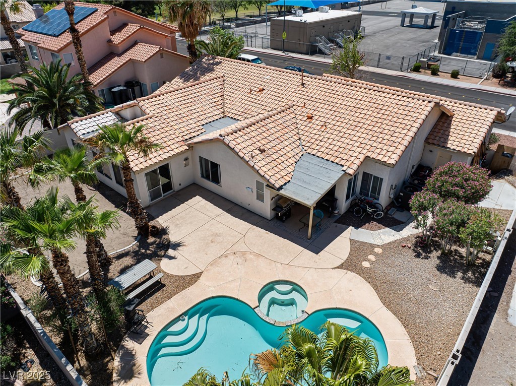 5912 Hollowridge Road