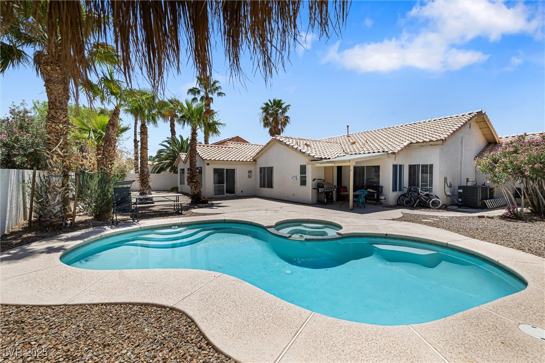 5912 Hollowridge Road