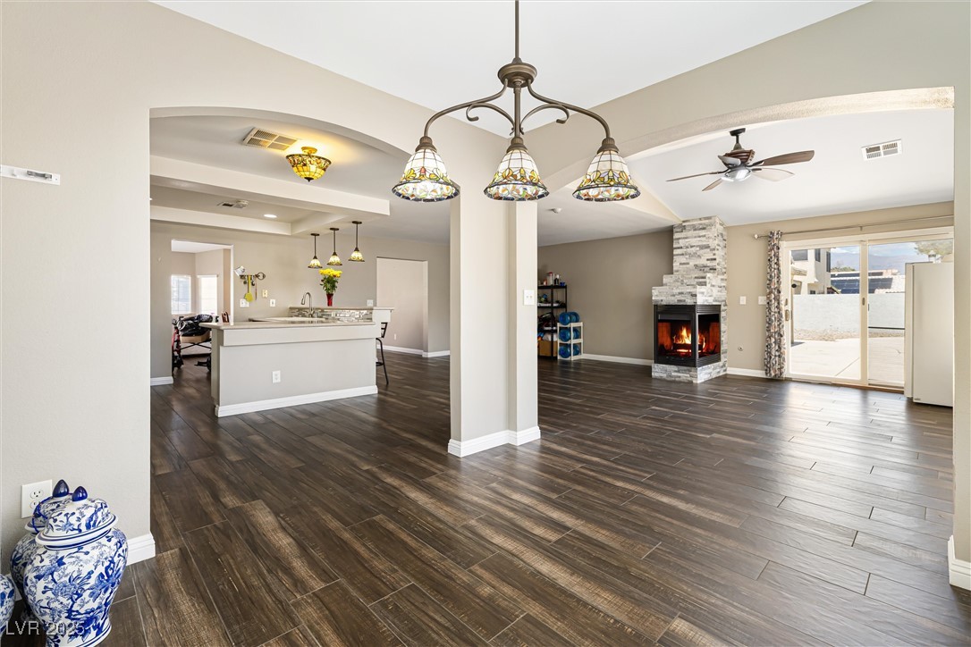 5912 Hollowridge Road