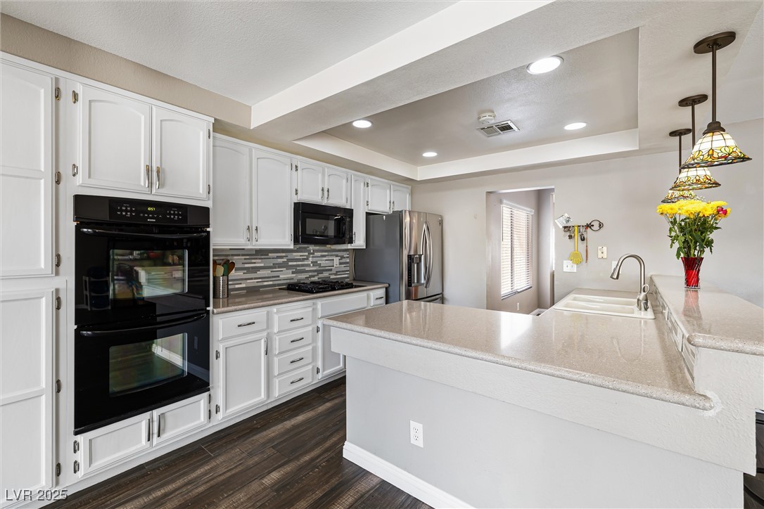 5912 Hollowridge Road