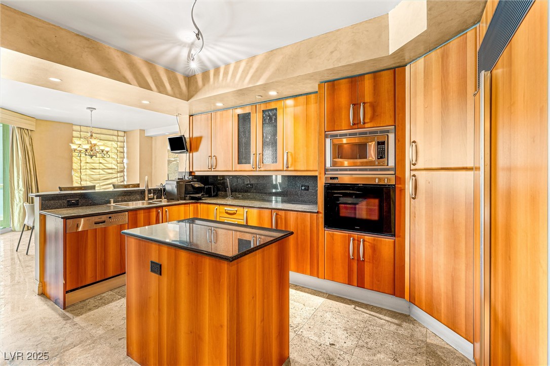 2877 Paradise Road 702