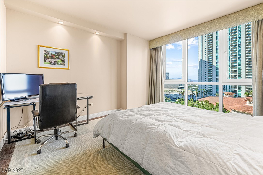 2877 Paradise Road 702