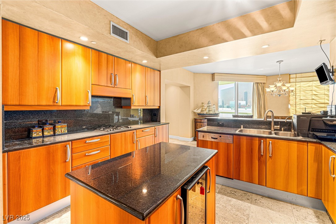 2877 Paradise Road 702