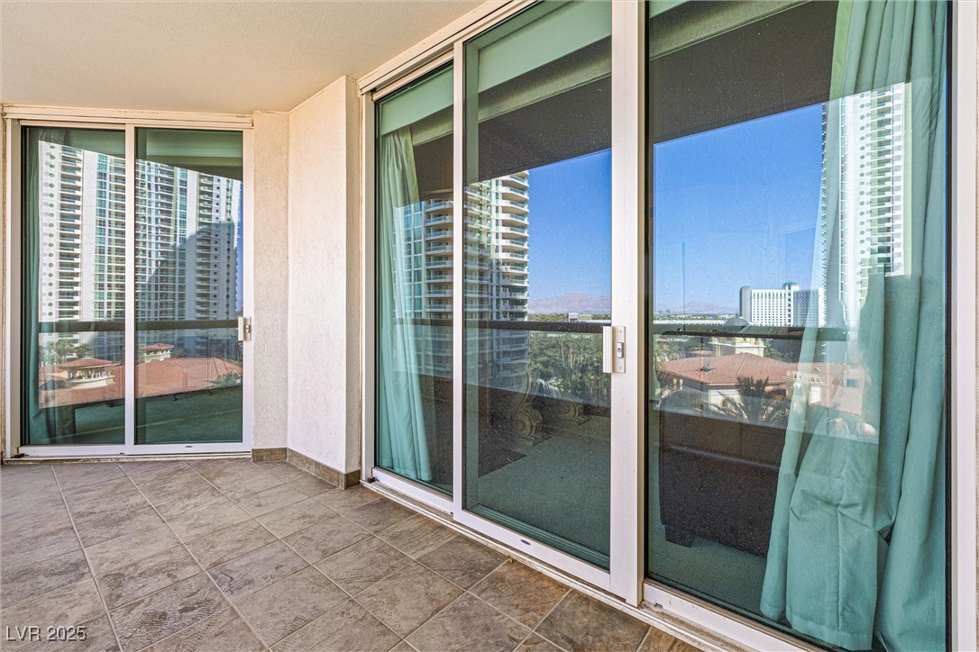 2877 Paradise Road 702
