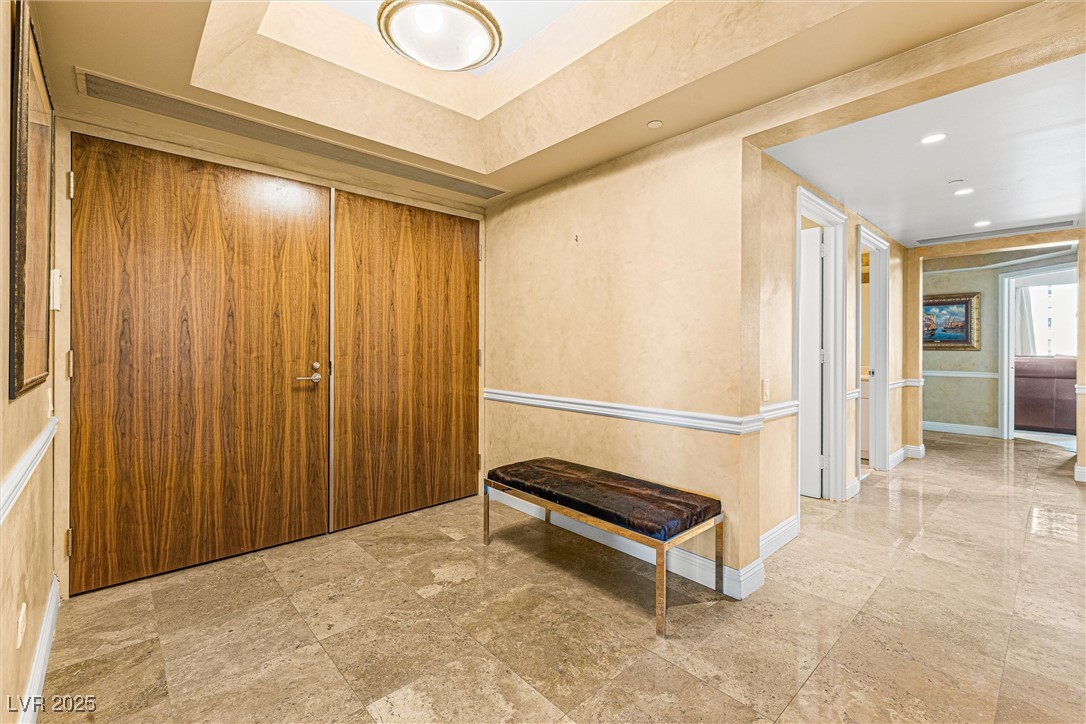2877 Paradise Road 702
